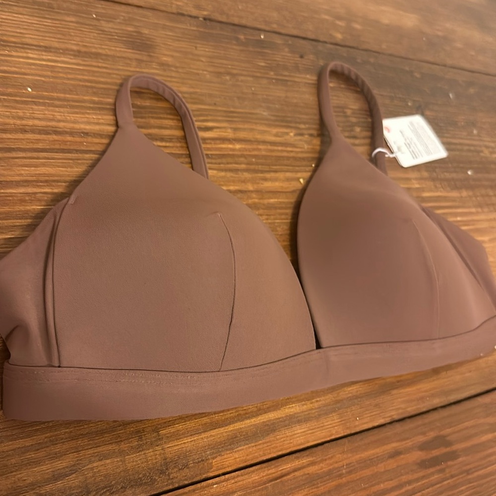 - Lululemon Waterside Swim Top *C Cup